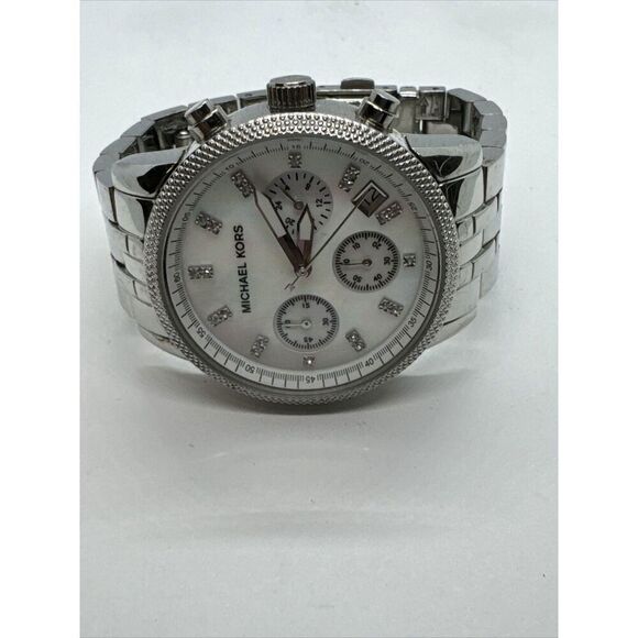 Michael Kors Ritz White Dial Silver Stainless Steel Strap  Michael Kors MK5020 Women Silver Stainless Steel Analog Dial Wrist Watch JNA278